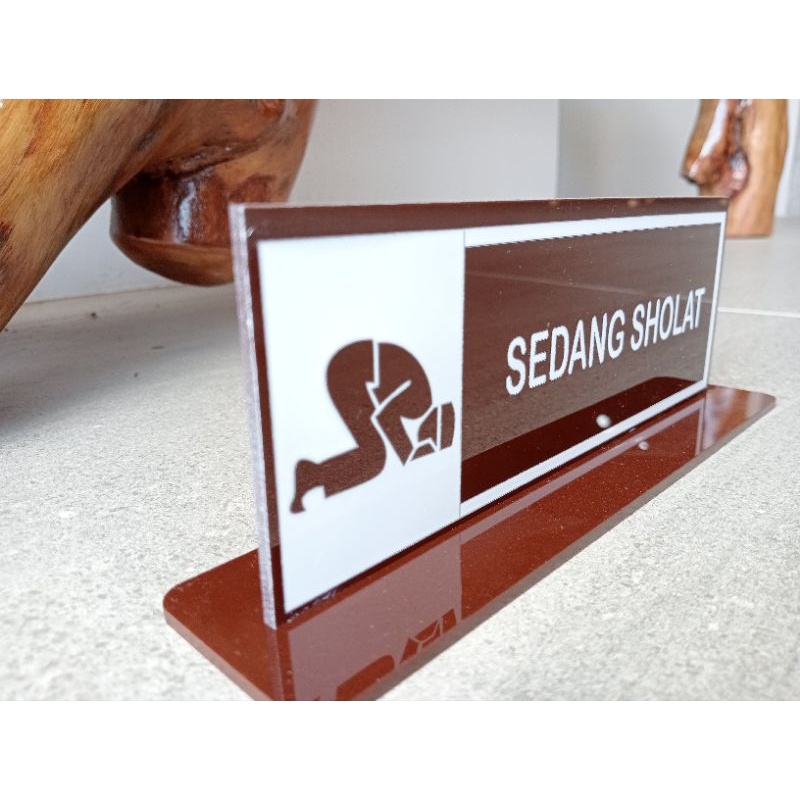 

Label penanda Shalat sign sedang shalat full akrilik standee