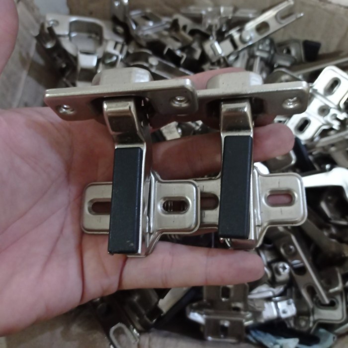 Engsel sendok / Engsel untuk lemari /Kitchen set