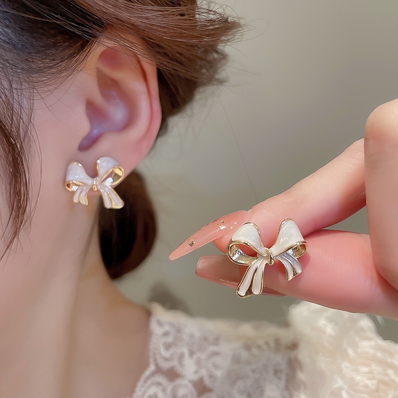 Anting-anting Indah Modis, Anting-Anting Wanita Cahaya Mewah High-end Busur Telinga Studs