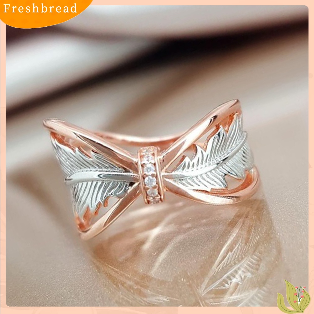 &lt; Freshbread &gt; Fashion Wanita Dua Warna Berongga Bulu Berlian Imitasi Bertatahkan Jari Cincin Perhiasan