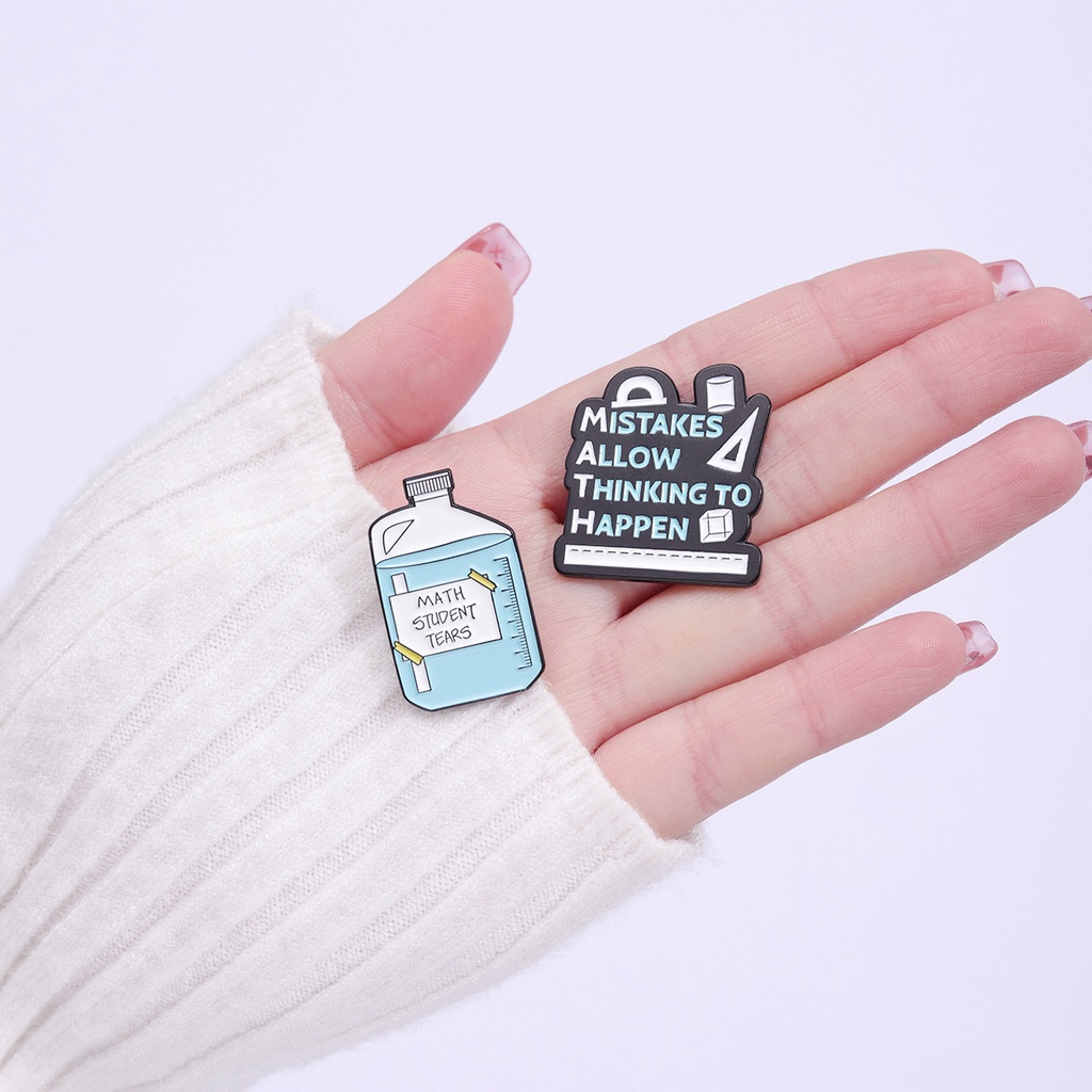 I Love Math Enamel Pin Kreatif Math Akademik Bros Lencana Kerah Pin Sicence Perhiasan Aksesoris Hadiah Untuk Teman Siswa