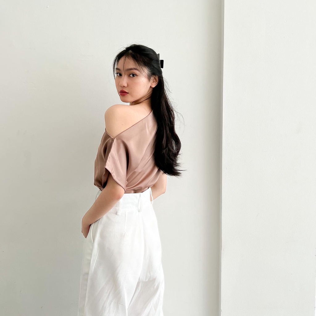 Beige Studio - Eve Top / Atasan Lengan Pendek Wanita