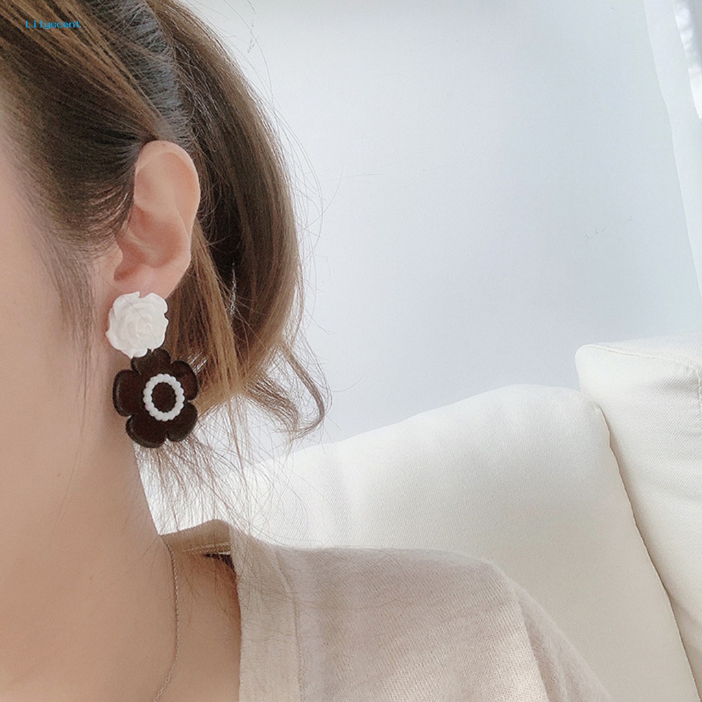 Lilyscent 1pasang Colorfast Ear Rings Perlengkapan Kostum Mewah Camellia Pearl Stud Earrings Retro