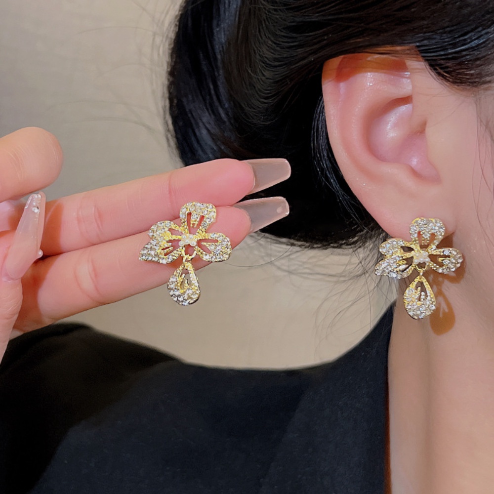 Deartiara Indah Cahaya Mewah Anting Rumput Keberuntungan, Desain Minoritas Perempuan, Anting Baru, Gaya Elegan, Dan Anting Premium