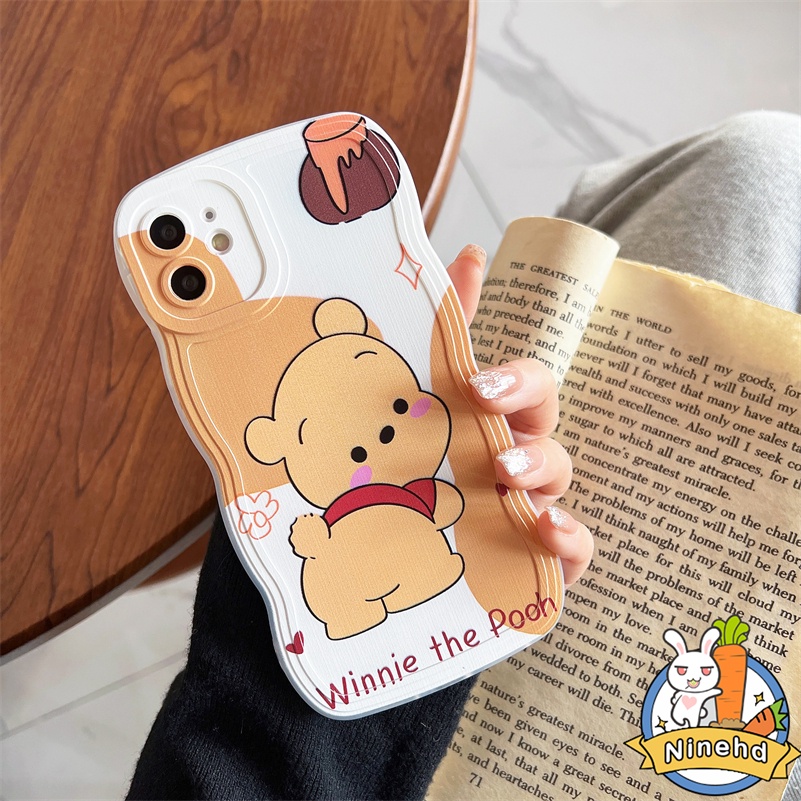 Casing Kompatibel Untuk iPhone14 13 12 11 Pro Max X Xr Xs Max8 7 6 6s Plus SE 2020 Pasangan Pochacco Pooh Casing Ponsel Perlindungan Lensa Anti Jatuh Glossy Wavy Edge Soft Cover Pelindung