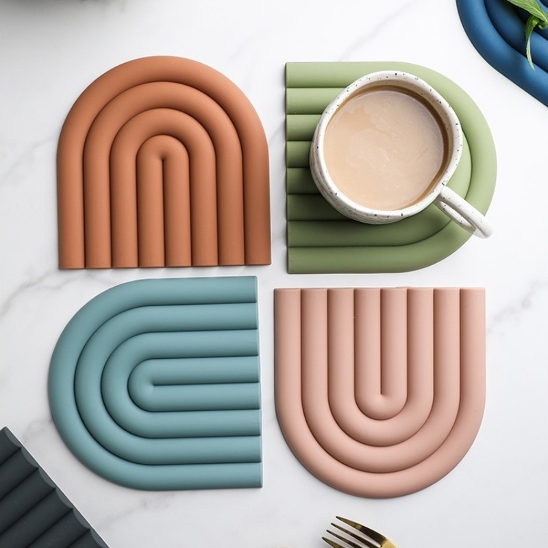 Alas Piring Rainbow Isolasi Pad Fleksibel Mudah Dibersihkan Panci Mangkok Cushion Coaster Non-slip Reusable Spliceable Penebalan Anti-Melepuh Steamer Pad Serbaguna