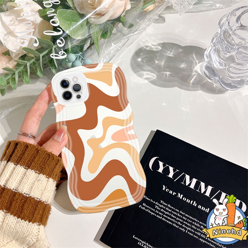 Casing Kompatibel Untuk IPhone14 13 12 11 Pro Max X Xr Xs Max8 7 6 6s Plus SE 2020 Tidak Teratur Kuning Bergelombang Casing Ponsel Perlindungan Lensa Anti Jatuh Glossy Wavy Edge Soft Cover Pelindung