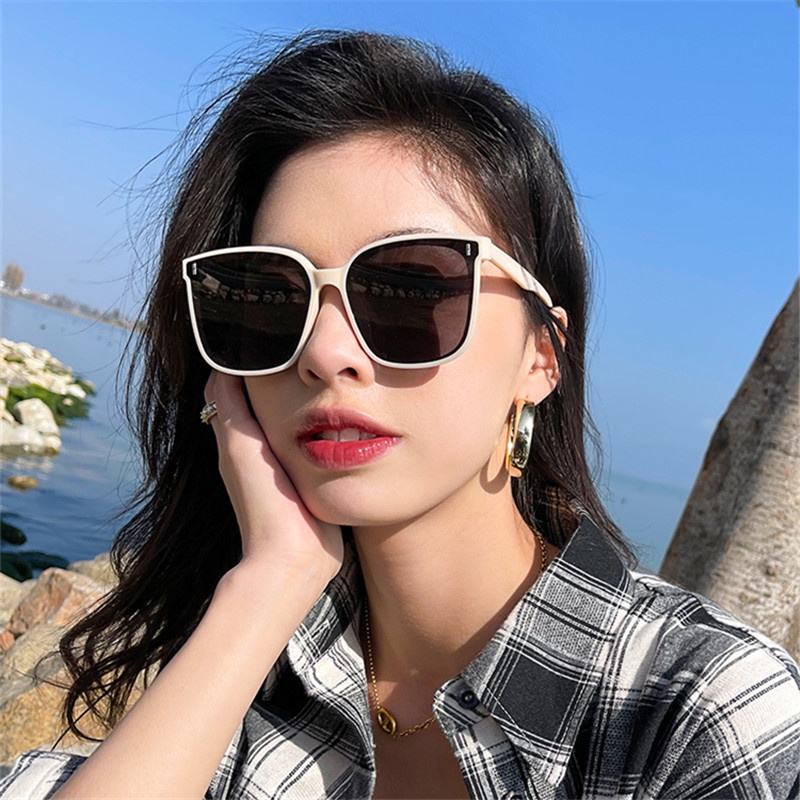 Uv400 Cool Metal Studs Sunglasses Kacamata Hitam Polarized Fashionable Untuk Pria Dan Wanita