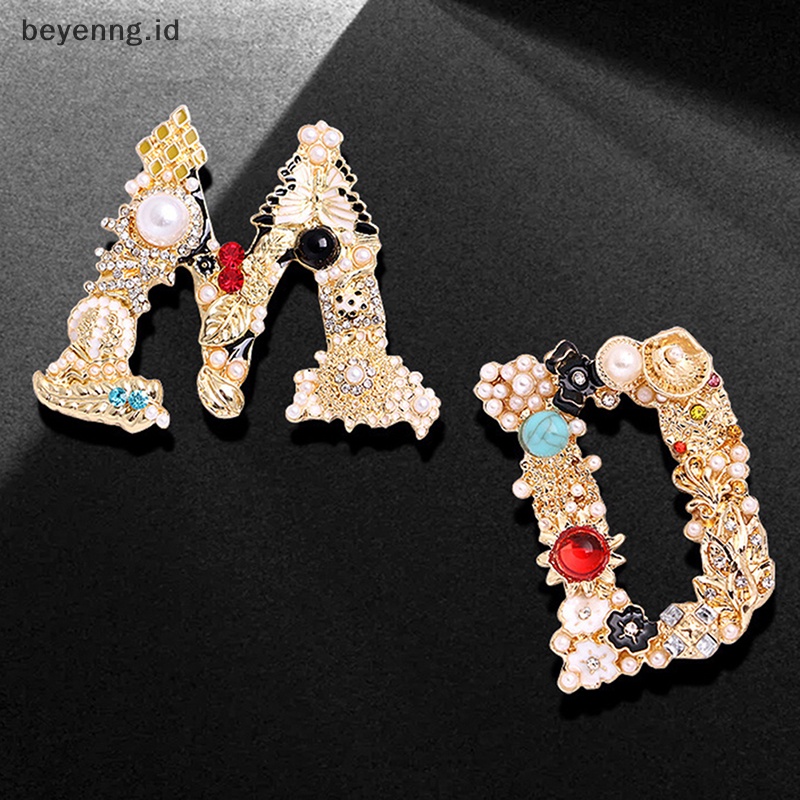 Beyen Vintage Berlian Imitasi Huruf Enamel Mutiara Imitasi Bros Wanita Baroque Alfabet Initial Pin Fashion Perhiasan Hadiah ID