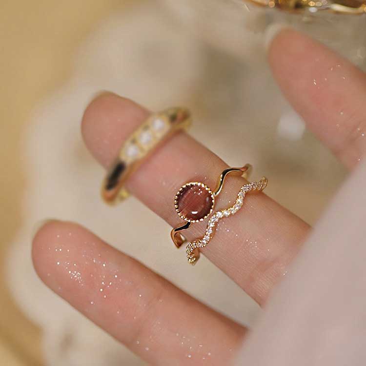 Gaya Vintage Korea Red Opal Zircon Kristal Lapis Emas Baja Titanium Elegan Wanita Fashion Perhiasan Pesta Pernikahan Pertunangan Rings Adjustable Size