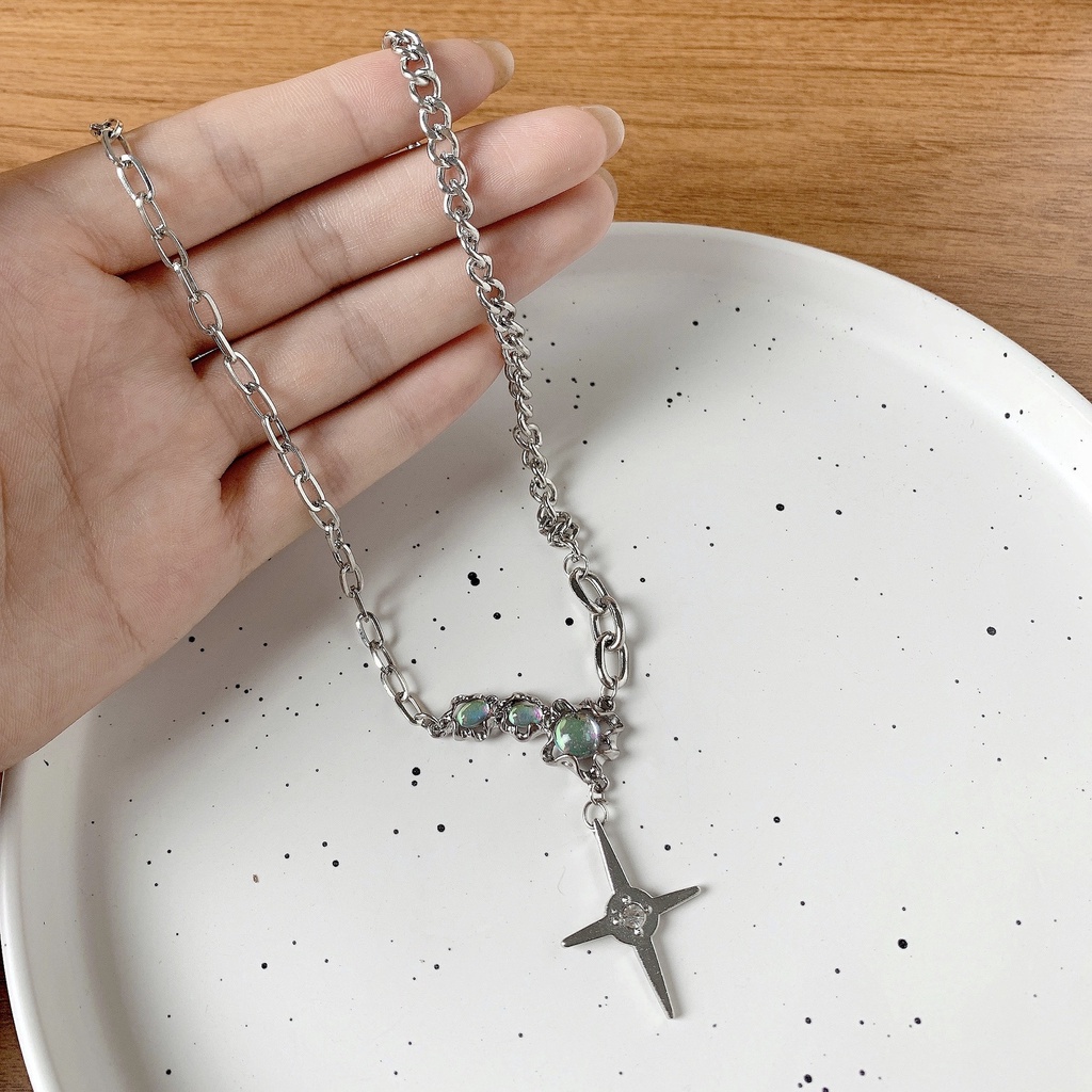 Mori Series ins Niche Moonstone Star Cross Necklace Desain Perempuan Merasa Berkelas All-Match Kalung Dinamis Laki-Laki