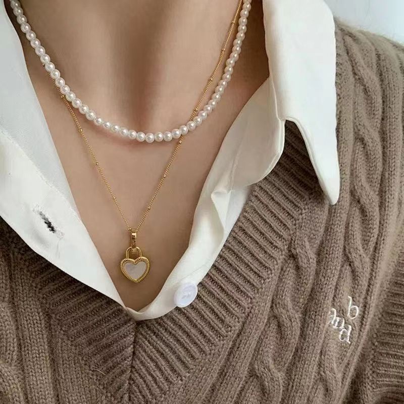 2023kalung Liontin Cinta Gaya Baru Wanita All-Match Simple ins Niche Desain Rantai Klavikula Sweater Chain