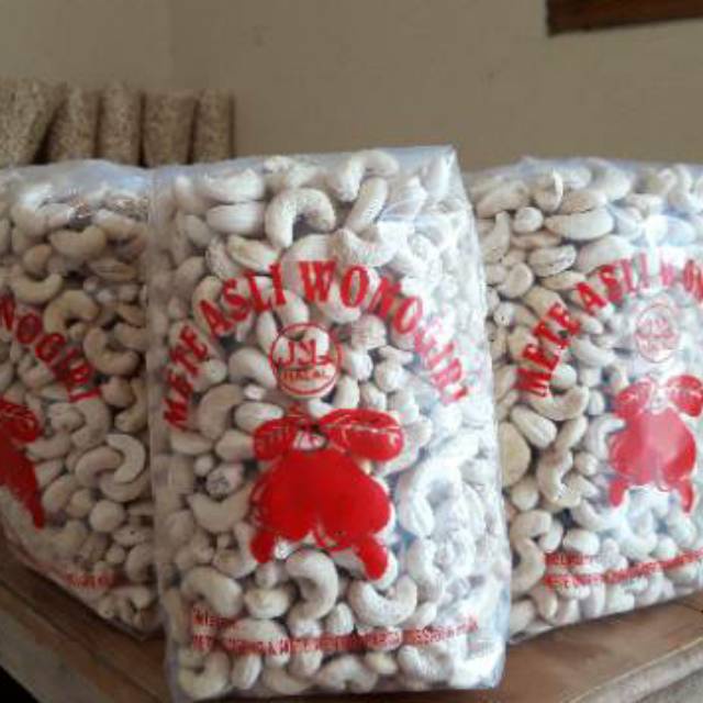 

EM Kacang Mete Super Mentah Wonogiri Kemasan 1 kg Original