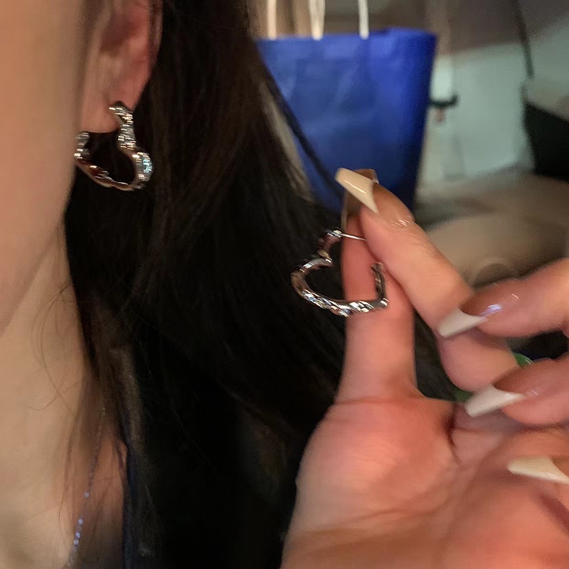 Anting Wanita Model Hati Bahan Alloy Korea