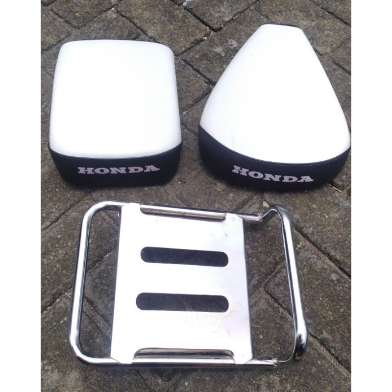 Jok pisah honda c70 warna putih kombinasi hitam