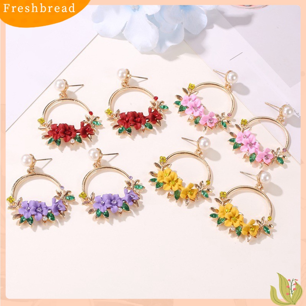 &lt; Freshbread &gt; 1pasang Drop Earrings Bulat Lingkaran Temperamen Berlian Imitasi Mengkilap Hias Mutiara Imitasi Hias Hadiah Wanita Lucu Bunga Liontin Stud Earrings Perhiasan Untuk Pakaian Sehari-Hari