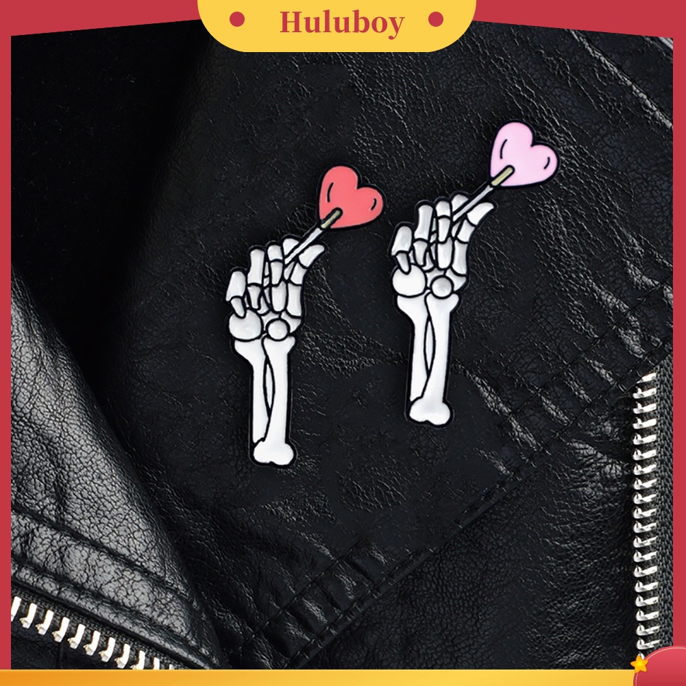 Bros Pin Enamel Bentuk Kerangka Tangan Hati Untuk Dekorasi Halloween