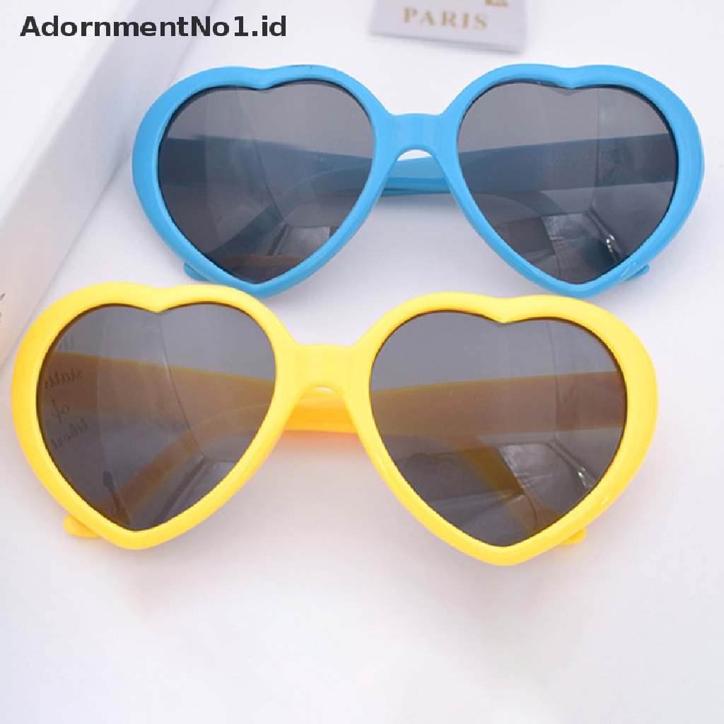 [AdornmentNo1] Fashion Love Bentuk Hati Wanita Kacamata Hitam Melindungi Mata Praktis Unisex Eyewear [ID]