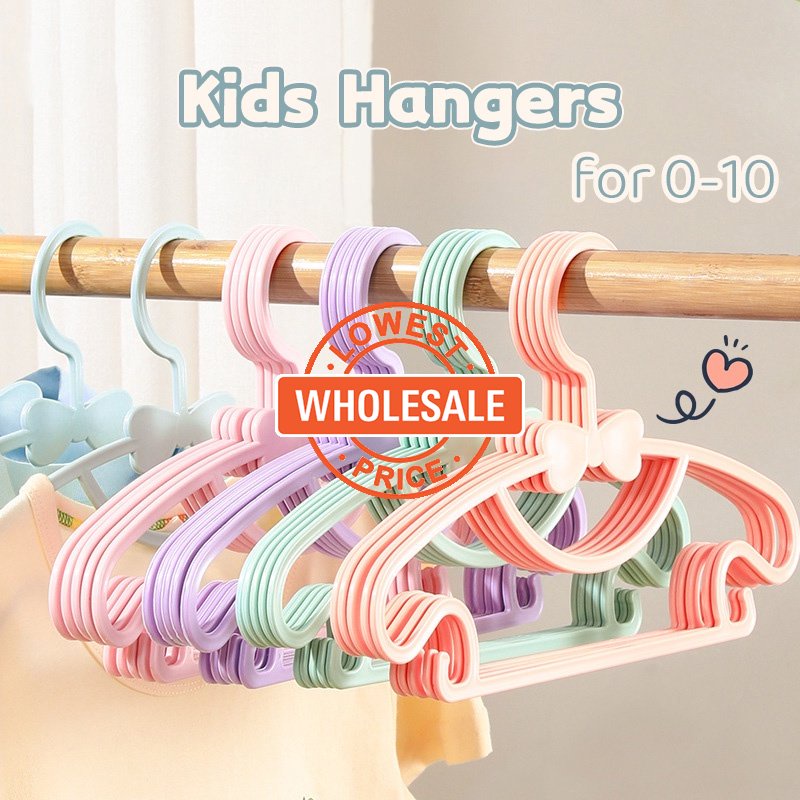 [Harga Grosir] 1PC Hanger Anak Gantungan Bayi Ikatan Simpul Lucu Warna Permen Gantungan Multifungsi Balita Hanger Slim Light Hanger Plastik Tahan Lama Handbag Anak Mantel Rak