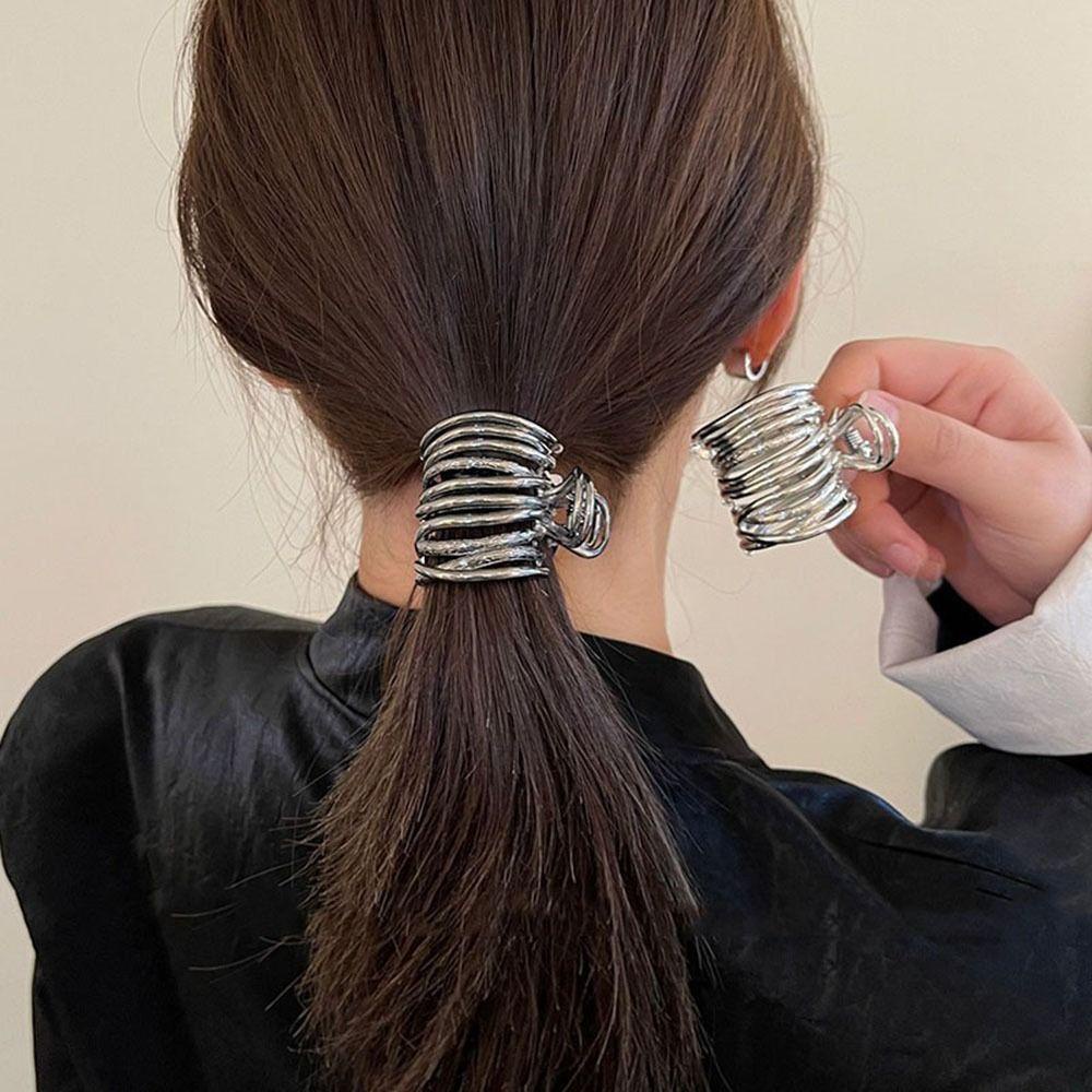 Fishstick Metal Hair Claw Hollow Temperamen Simple Horsetail Gripper Tetap Artefak Untuk Anak Perempuan Hiasan Kepala Ponytail Holder Hiasan Kepala Untuk Wanita Gaya Korea Klip Rambut