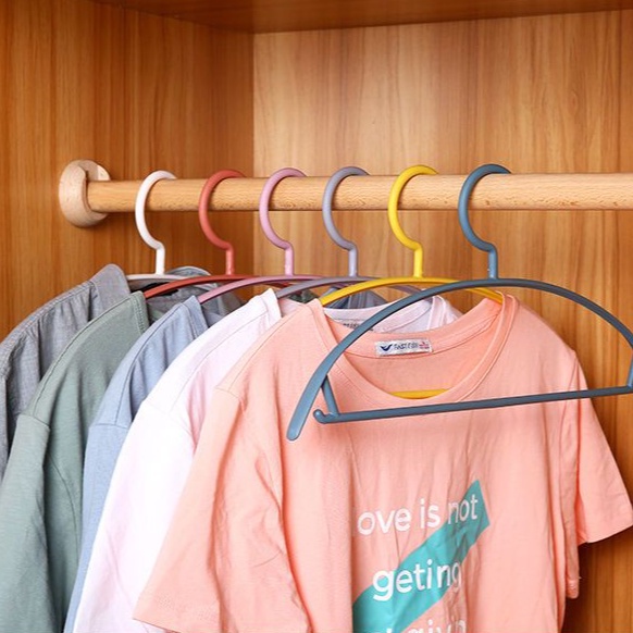 Hanger Plastik Lengkung Set Isi 10 Pcs Putih Abu / Gantungan Jemuran Baju Pakaian Aesthetic