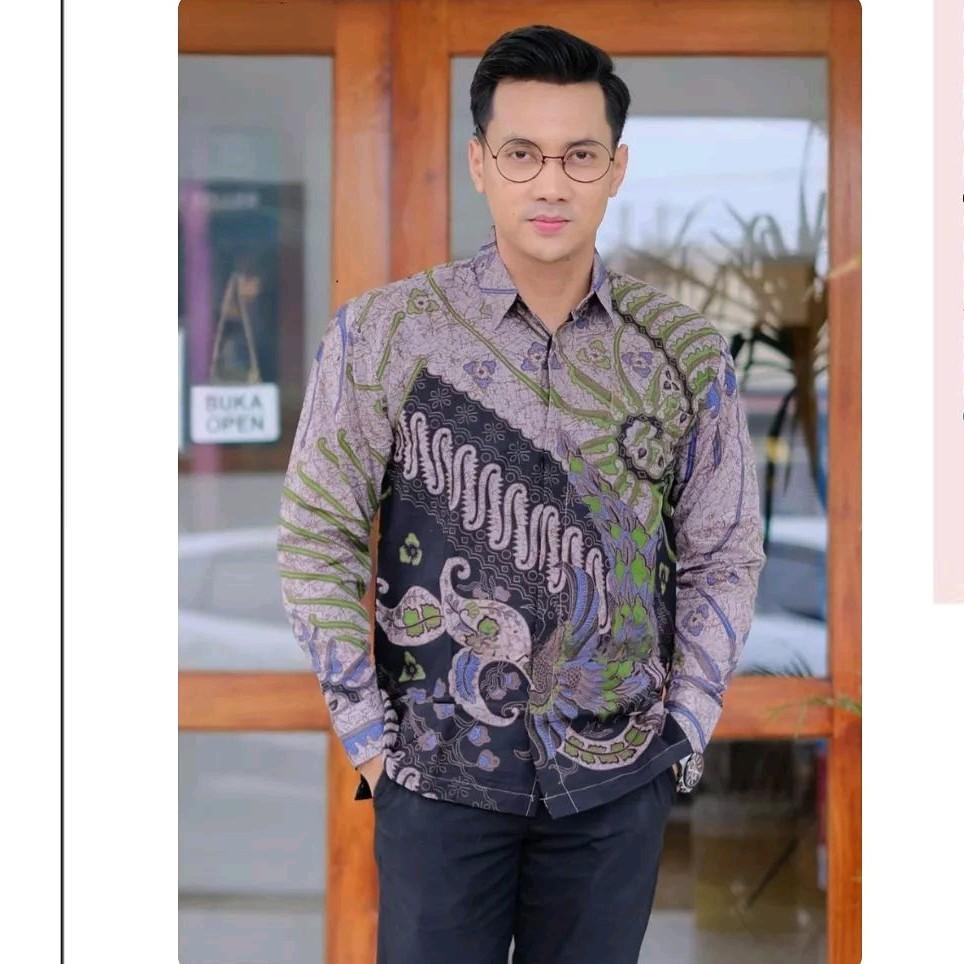 Baju Batik Pria Lengan Panjang Reguler Fit Warna Hijau Lumut Kombinasi Dasaran Warna Cream