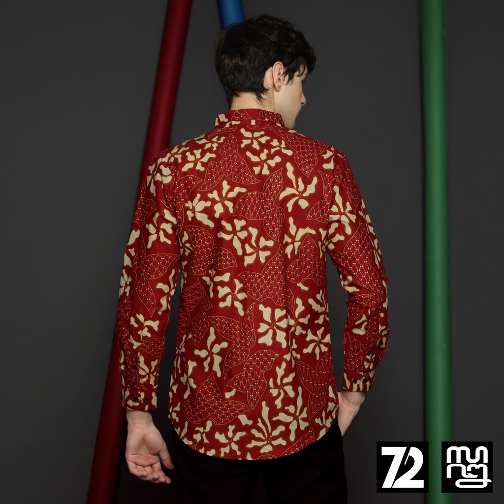 BATIK PRIA LENGAN PANJANG Kemeja Premium Motif Daun Singkong Warna Merah Abang 723701 Cap 72 - Baju Kemeja Atasan Pakaian Setelan Batik Pria Cowok Laki Laki Remaja Keluarga Kantor Lengan Panjang Modern Slimfit Slim Fit Premium Kekinian