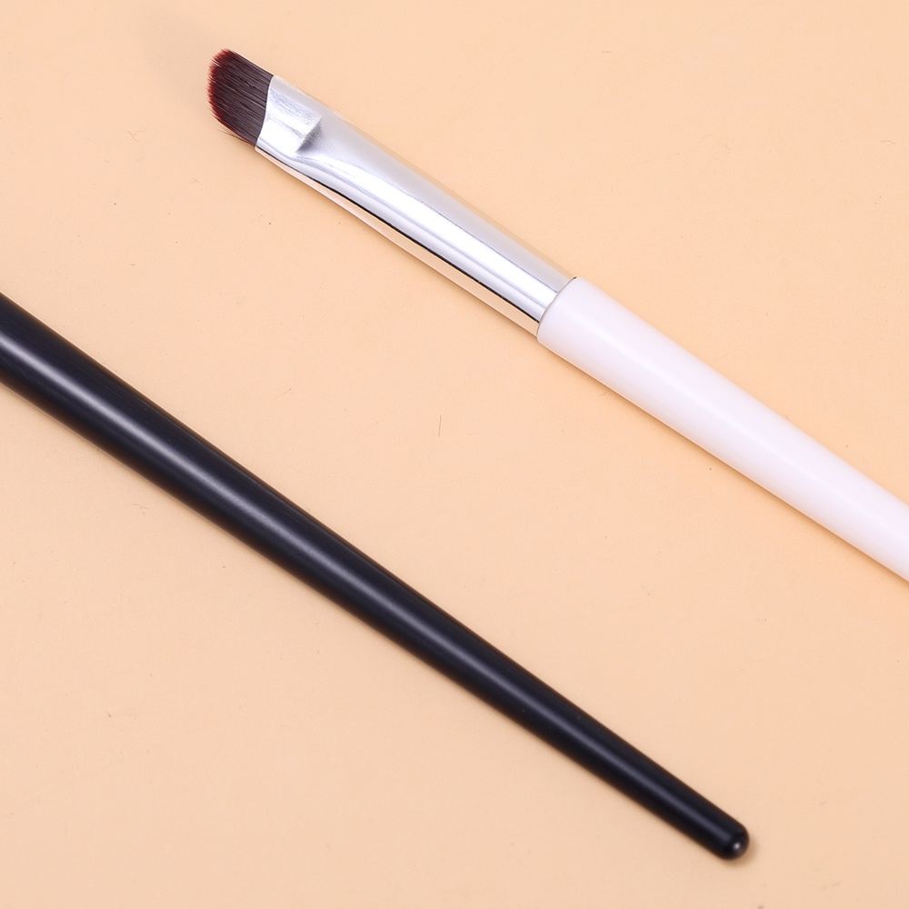 1pc Sikat Makeup Kepala Datar Miring Putih Hitam Brush Eyeliner Super Halus Berbaring Sikat Ulat Sutra Sikat Alis Brush Makeup Profesional Detail Brush Alat Makeup Wanita