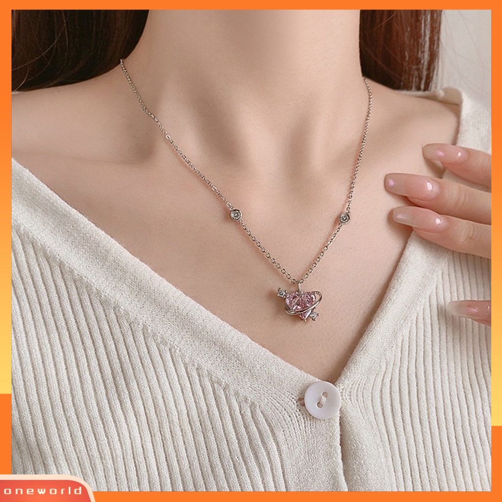 [ONE] Planet Kalung Hati Bersinar Kristal Imitasi Geometris Berbentuk Electroplating Dress Up Mewah Lady Planet Pendant Necklace Perhiasan Aksesori