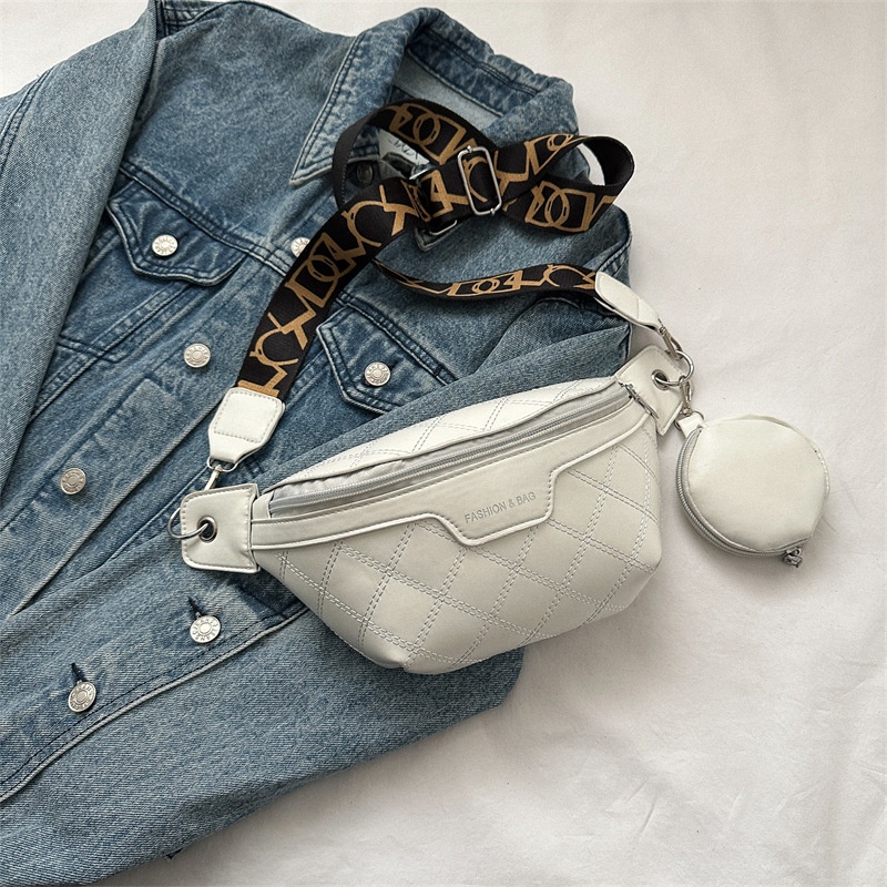 Tas wanita import berkualitas harga grosir bisa cod Selebriti Internet 2023 Musim Semi Baru Tas Wanita Sederhana Tas Dada Temperamen Rantai Tas Pinggang Canggih Kasual Messenger Tas Wanita tas