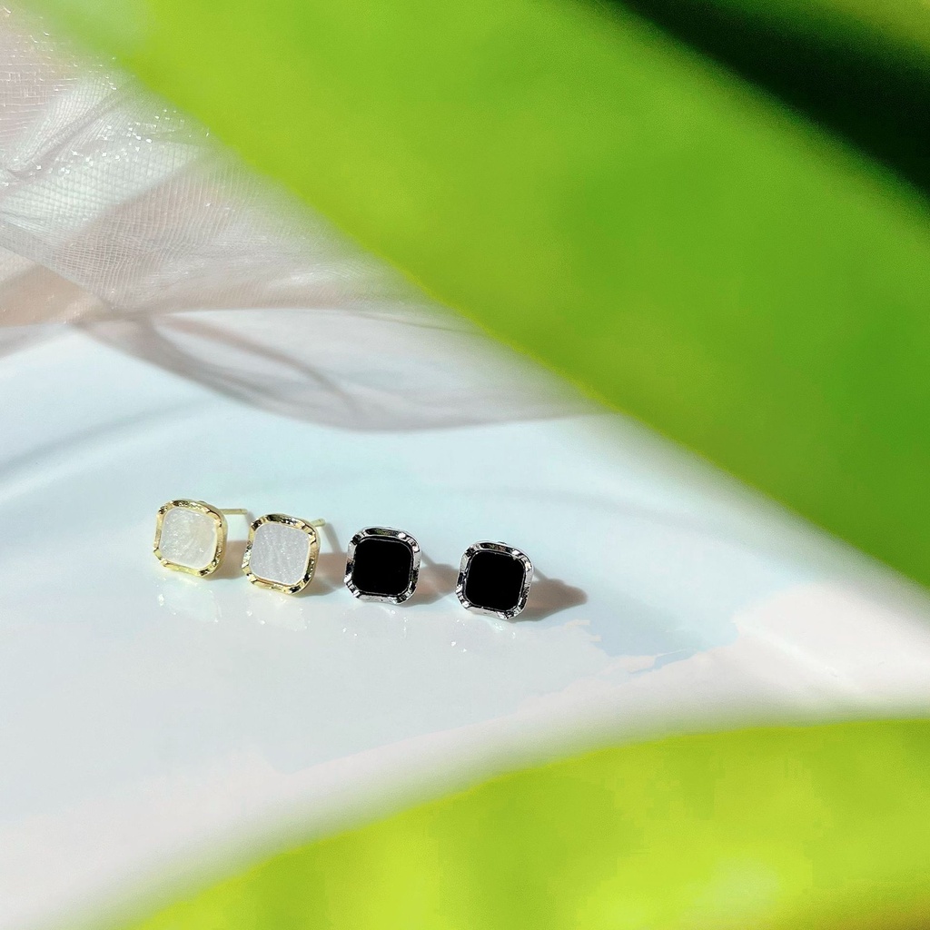 Anting mini Persegi Hitam Dengan Lubang Telinga Untuk Tidur Tidak Perlu Mengeluarkan Anting Kecil Dan Elegan Anting high-end Gaya Baru