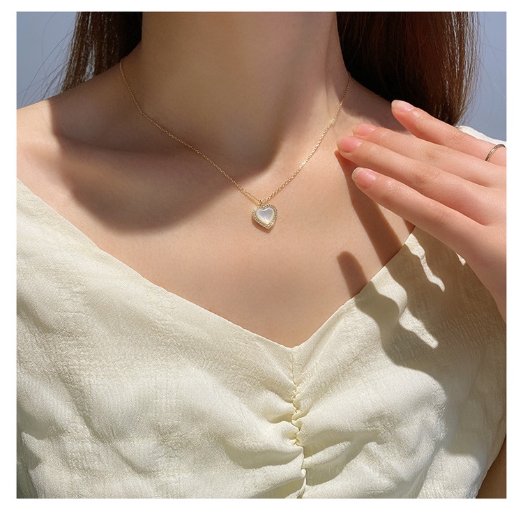 Kalung Cinta Opal Berkelas Korea Perempuan Tahun Baru Cahaya Mewah Desain Niche Kalung Rantai Klavikula Necklace