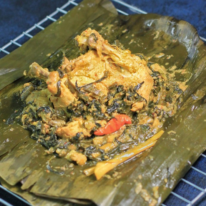 

Pepes Ayam Paha - Ayam Pejantan, Porsi Cukup Untuk 1-2 Orang