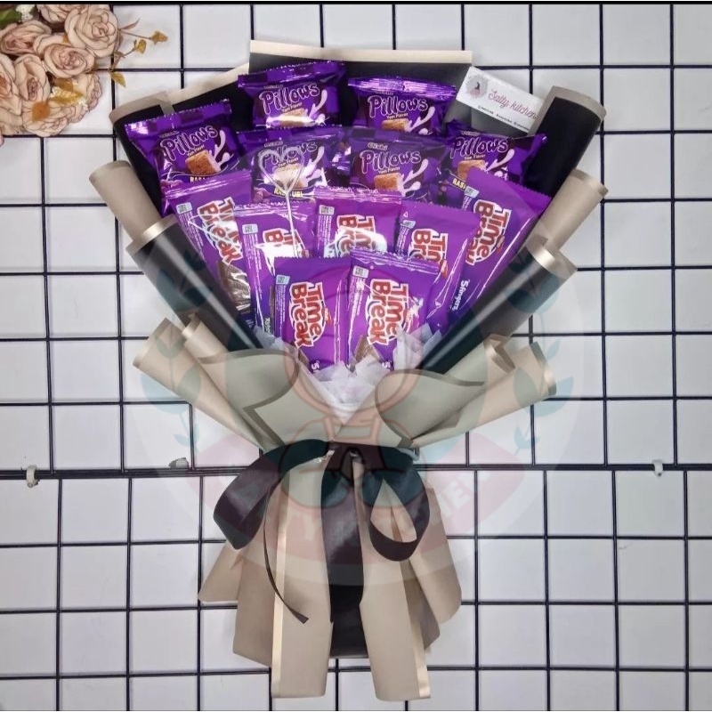 

Reguler Medium Buket Snack Hadiah Wisuda Bouquet Anniversary Birtday Bingkisan Ulang Tahun Murah