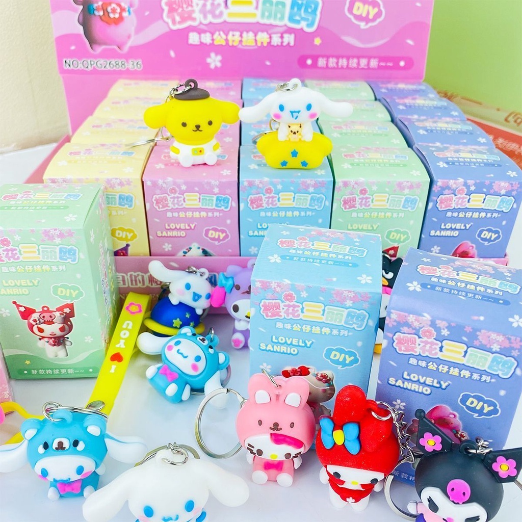 Gantungan Kunci Sanrio Lucu Kartun Hello Kitty Kuromi Cinnamoroll Boneka Liontin Key Ring Dekorasi Perhiasan Random 1PCS