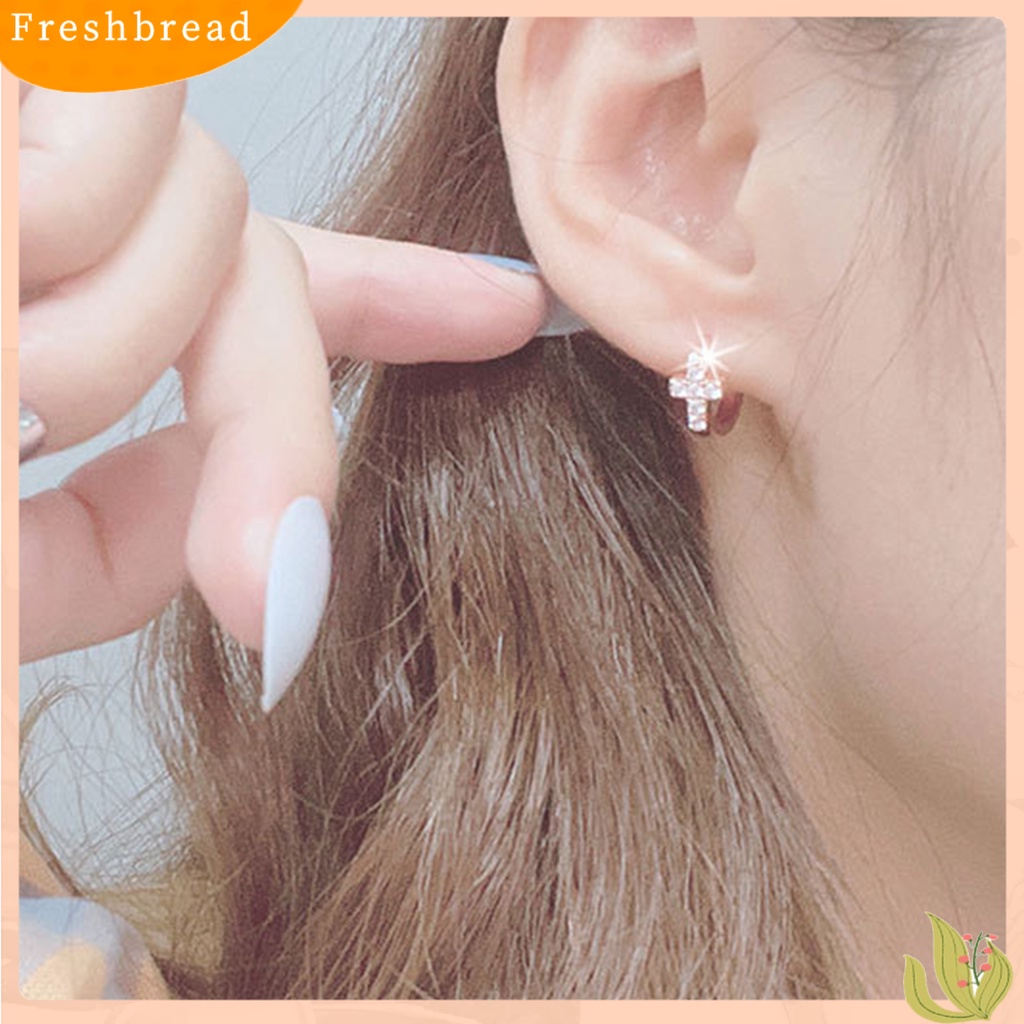 &lt; Freshbread &gt; 1pasang Anting Stud Perhiasan catching Mata Portabel Semua Cocok Anting Gadis Untuk Pakaian Sehari-Hari