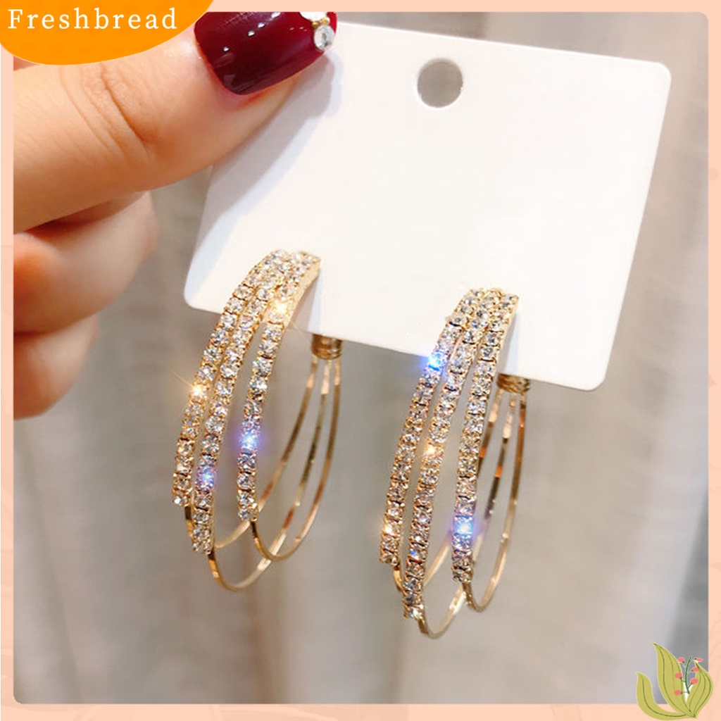 &lt; Freshbread &gt; 1pasang Anting Hoop Bulat Indah Berlian Imitasi Mengkilap Bentuk C Tiga Lapis Wanita Anting-Anting Aksesori Perempuan