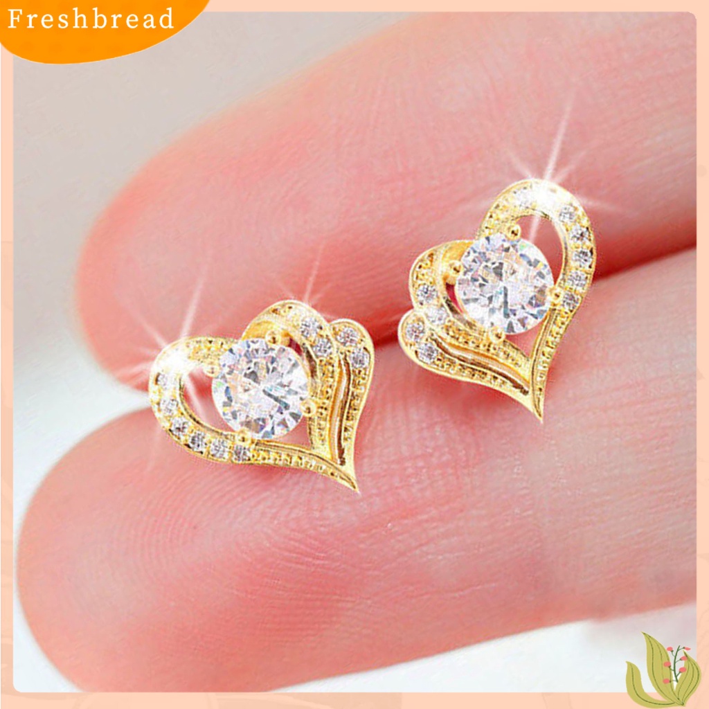 &lt; Freshbread &gt; 1pasang Anting Wanita Berbentuk Hati Fashion Perhiasan Alloy Woman Ear Studs Jewelry Gift Untuk Pesta