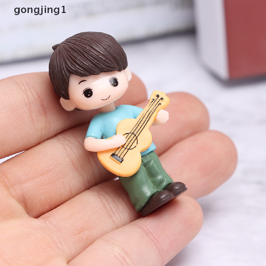 Ggg 2pcs Ornamen Miniatur Kreatif Cowok Cewek Gitar Sweety Lovers Patung Pasangan ID