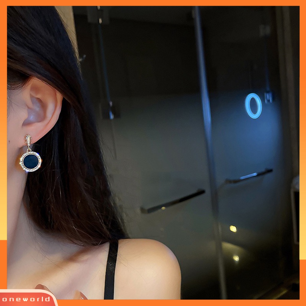 [ONE] 1pasang Anting Pejantan Geometris Hitam Elegan Temperamen Mewah Berlian Imitasi Bertatahkan Bulat Menjuntai Anting Fashion Perhiasan