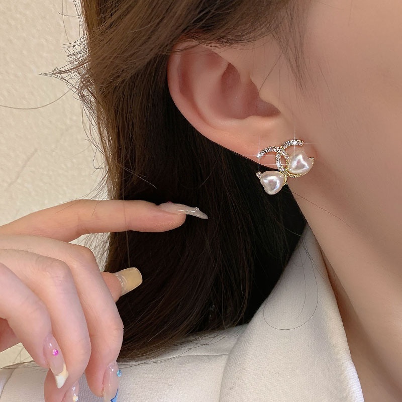 Anting Mutiara Retro Prancis Perempuan Temperamen Mewah Ringan Anting Sensory Tingkat