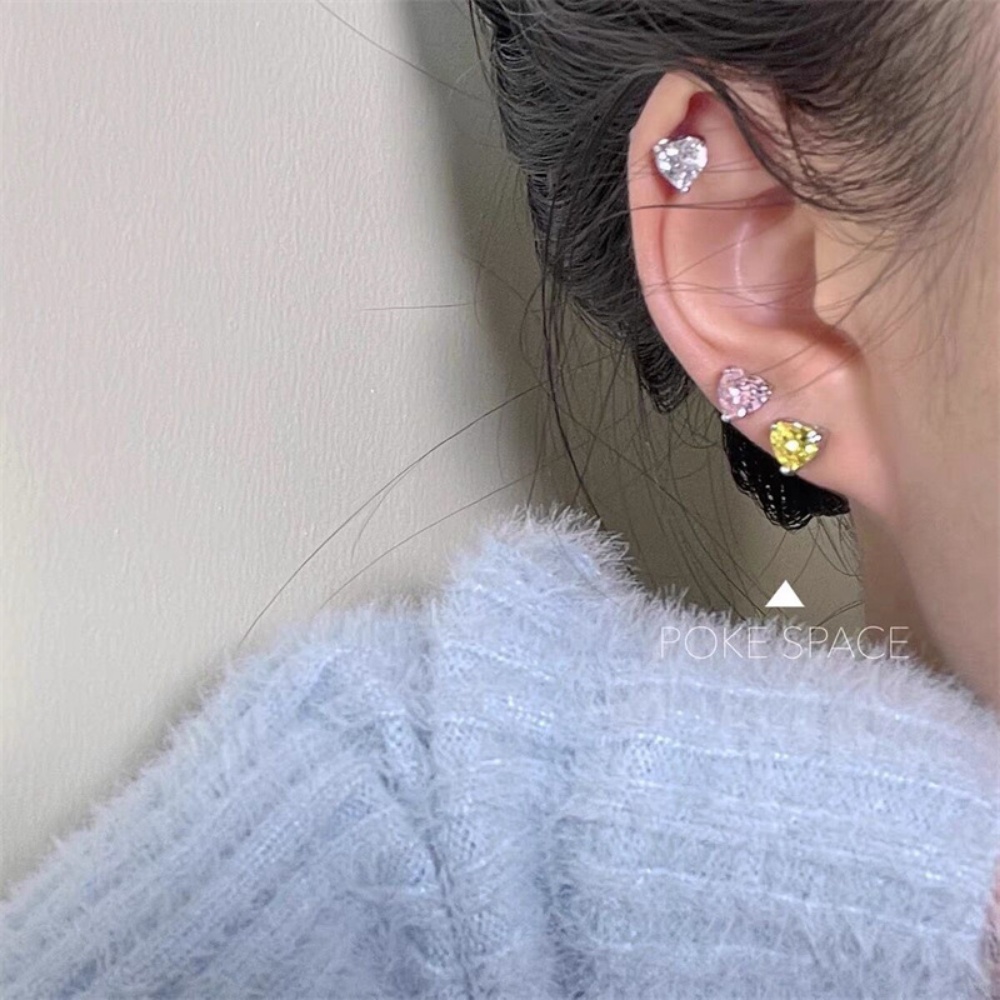 Super Peri Cahaya Gadis Mewah Jantung Bubuk Berlian Opal Spiral Twist Gesper Anting Niche Desain Rasa Temperamen Serbaguna Anting Perempuan Perhiasan Hati Manis