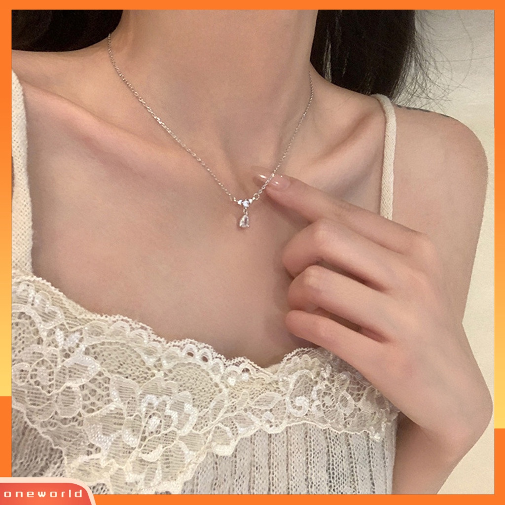 [EONE] Kalung Baja Titanium Berlian Imitasi Mengkilap Inlay Kupu-Kupu Liontin Rantai Ganda Gaun Elegan-Up Warna Perak Wanita Choker Sweater Necklace Aksesoris Perhiasan Hadiah