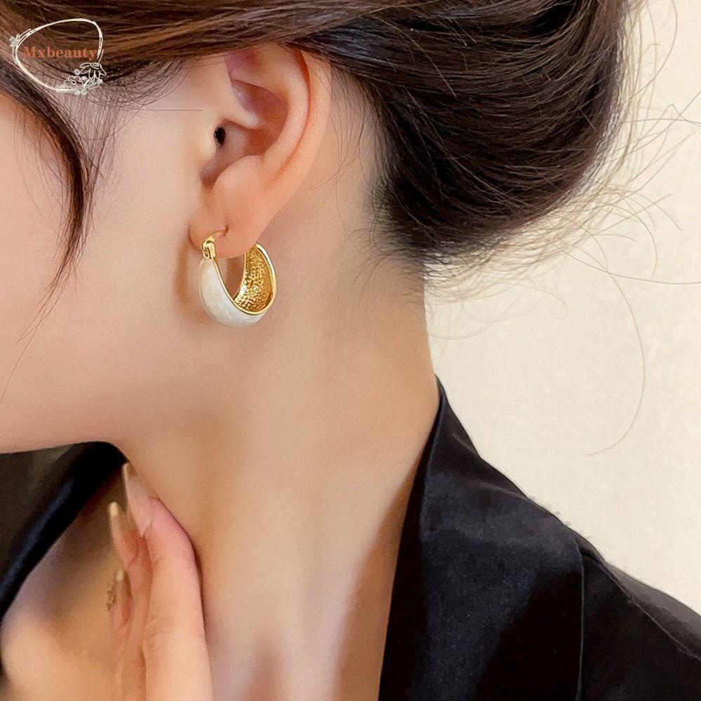 Mxbeauty Wanita Anting Bulat Trendi Indah Sederhana Menetes Minyak Telinga Studs Niche Desain Hadiah Gadis Paduan Gaya Korea Earrings