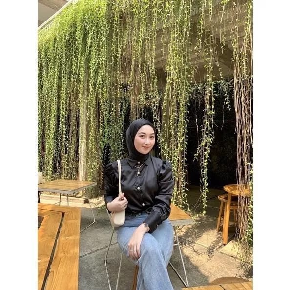 BEFAST - ZEC OOTD WANITA BLOUSE ELA / Bellpuff Sateen Silk / Blouse Kemeja Lengan Panjang / Pakaian Casual Wanita / OOTD Wanita Kerja / Blouse Polos Formal / Outfit Wanita Hijab Style