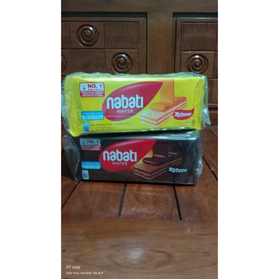 

Nabati Wafer 10x16 gram Renceng Hemat