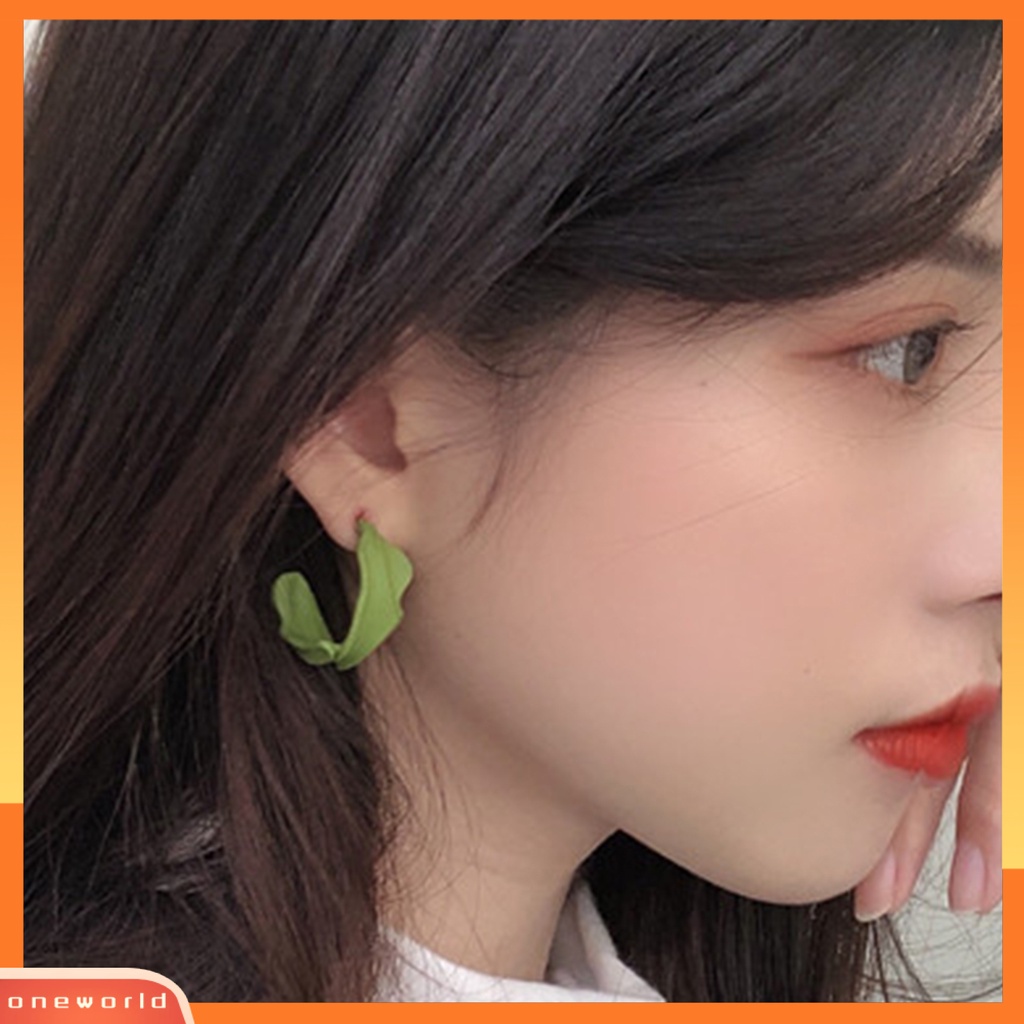 [WOD] Ear Stud Pengerjaan Halus Eye-catching Tidak Alergi Menawan Indah Telinga Ornamen Tahan Luntur Musim Panas Hijau C Shape Stud Earrings Untuk Pacaran