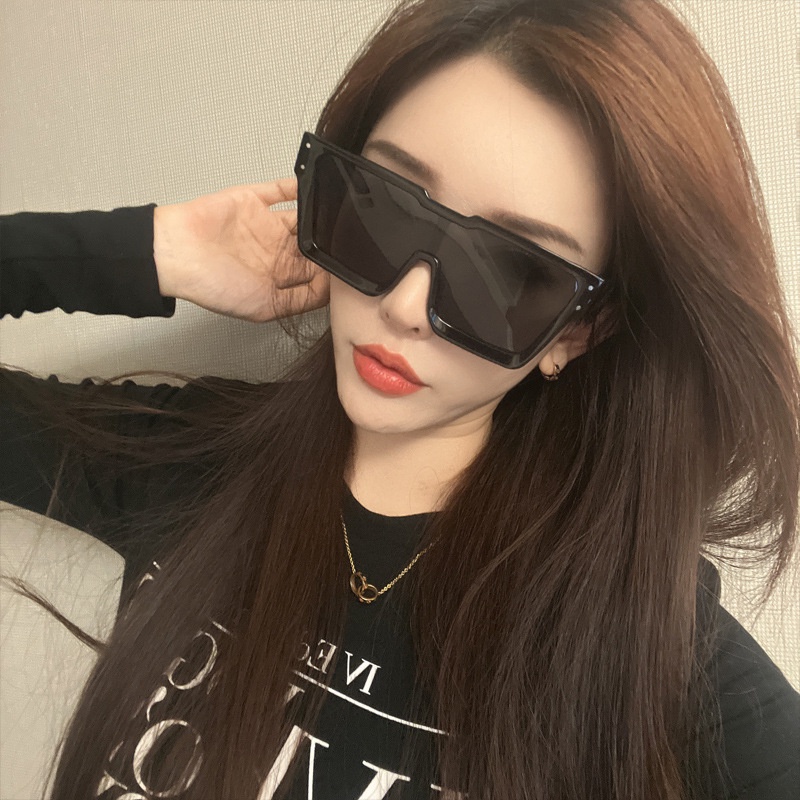 (YUZHU) Mode Baru Oversized Frame One-piece Lens Sunglasses Untuk Wanita INS Fashion Perak Olahraga Eyewear UV Protection Shades