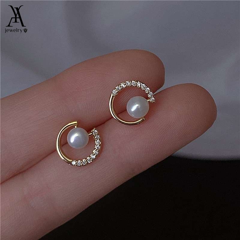 AY(CN) Ay (CN) Anting Tusuk Bulat Hollow Untuk Wanita Elegan Kristal Mutiara Emas Earring Perhiasan Aksesoris