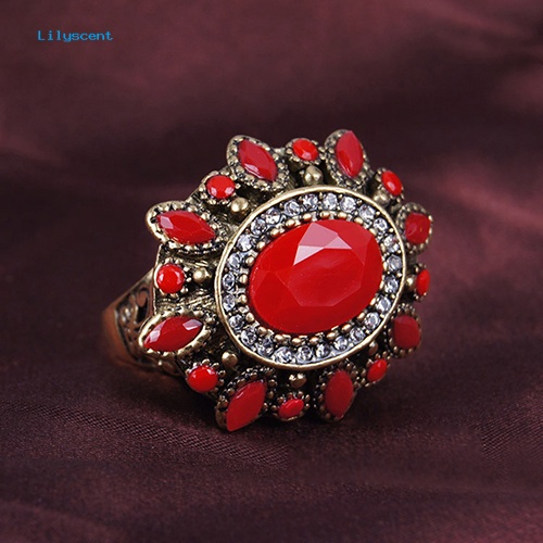 Lilyscent Wanita Gaya Etnik Retro Resin Alloy Perhiasan Pesta Cincin Bunga Besar Ukuran 7-10